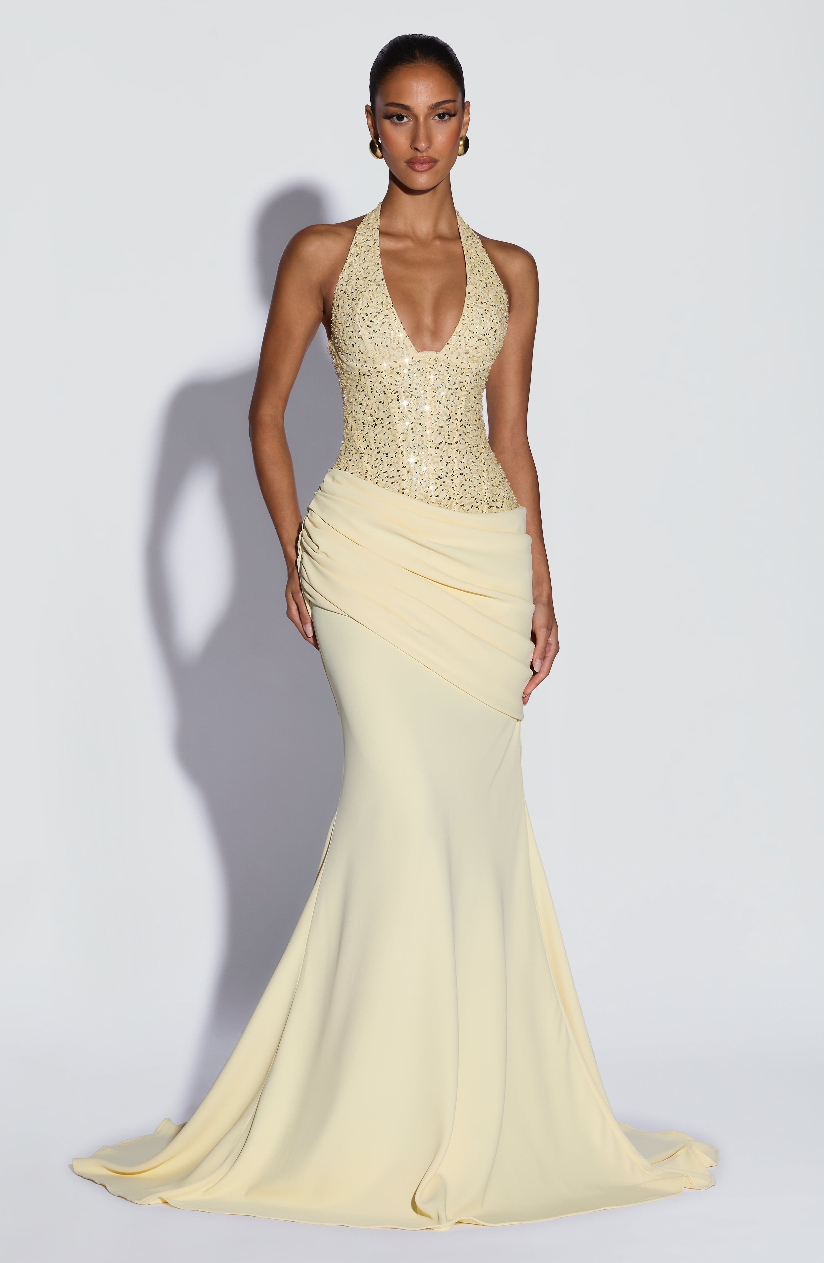 Luxuriöses Neckholder-V-Aussch – Maxi Dress Halter Bewertung und Preis